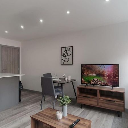 Contemporary 1 Bedroom Preston Apartment Exterior photo