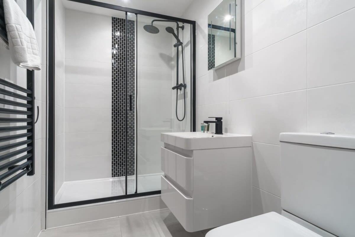 Contemporary 1 Bedroom Preston Apartment Exterior photo