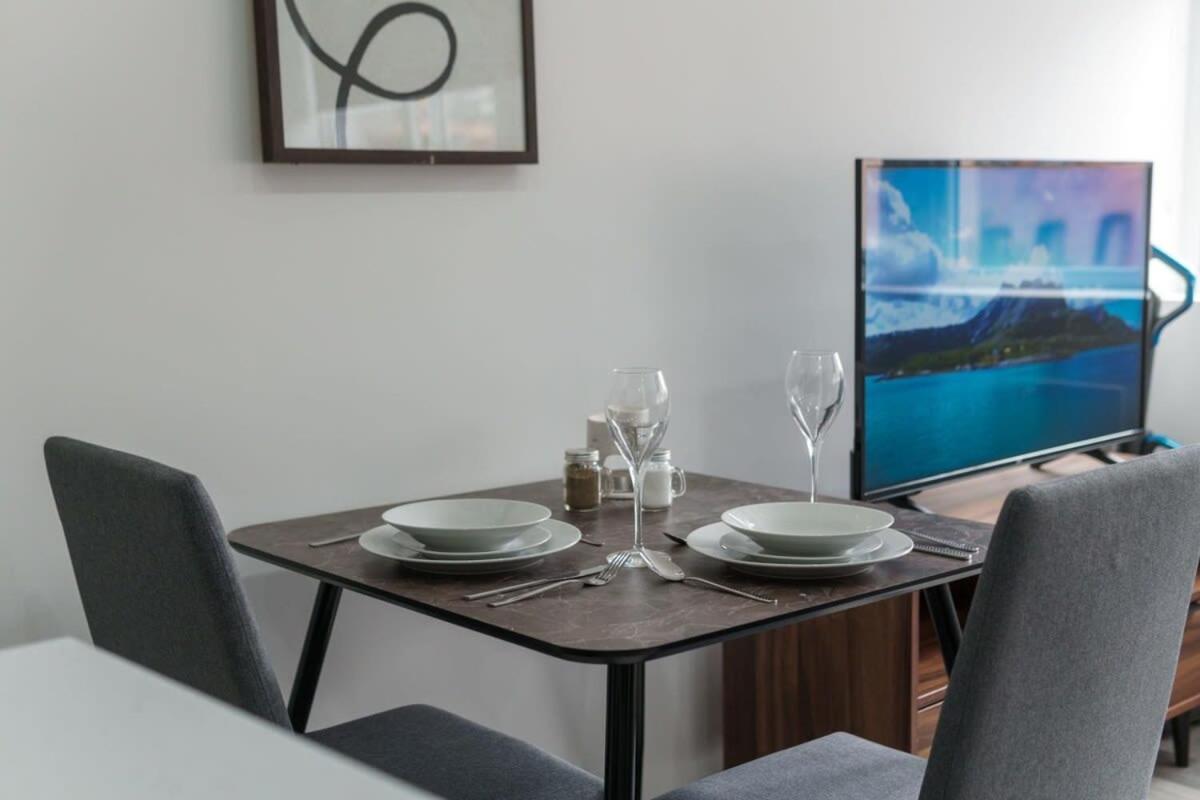Contemporary 1 Bedroom Preston Apartment Exterior photo