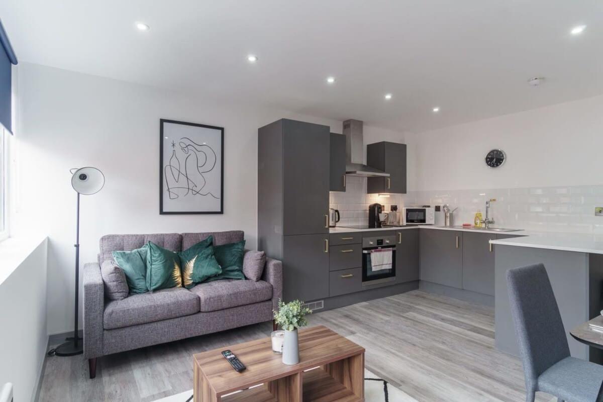 Contemporary 1 Bedroom Preston Apartment Exterior photo