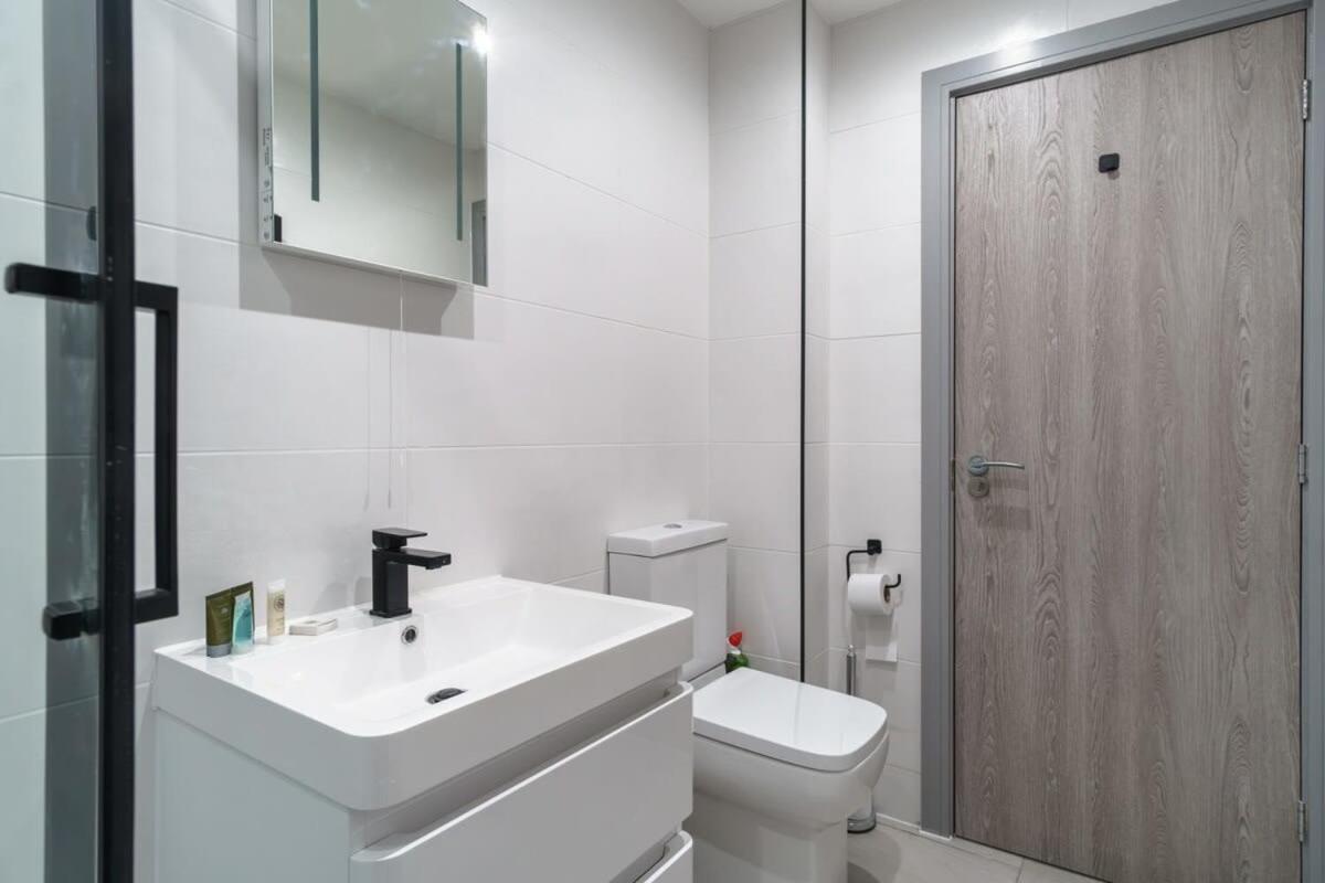 Contemporary 1 Bedroom Preston Apartment Exterior photo